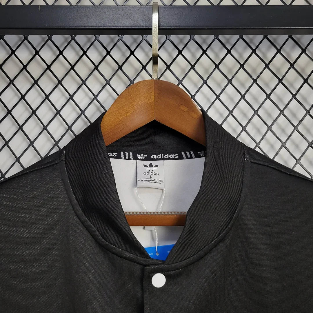 2025/2026 Manchester United Black And White Jacket Windbreaker