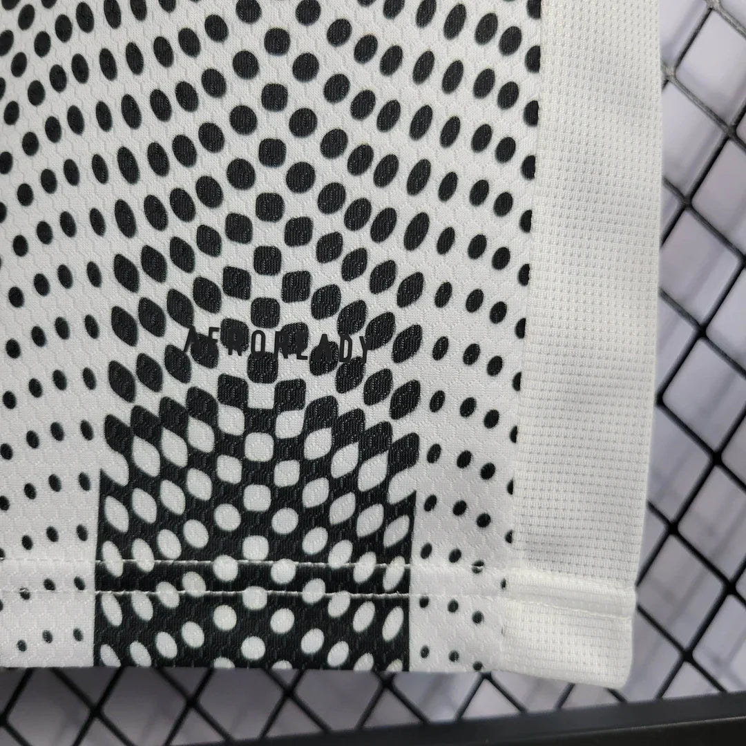 2019/2020 Retro Juventus Joint Edition Black and White Football Shirt