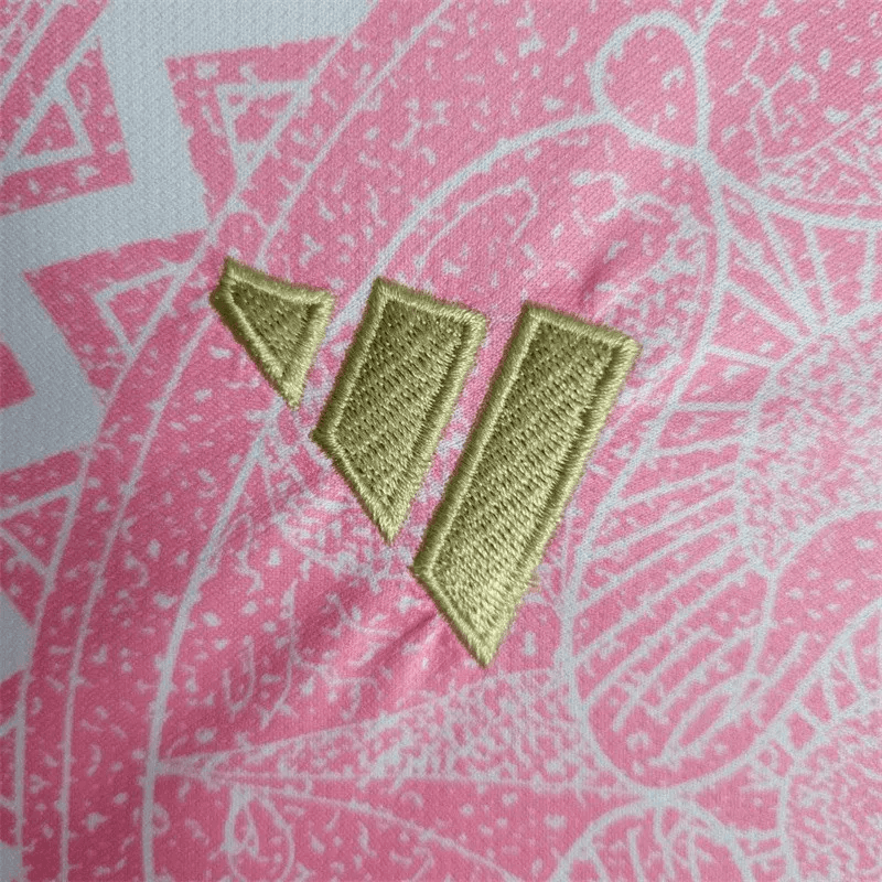 2023/2024 Italy Special Edition Pink Football Shirt