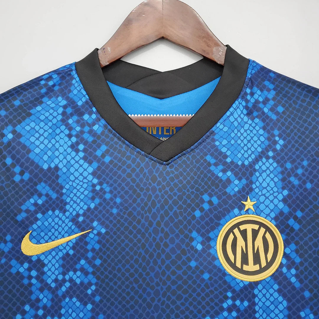 2021/2022 Retro Internazionale Milan Football Shirt