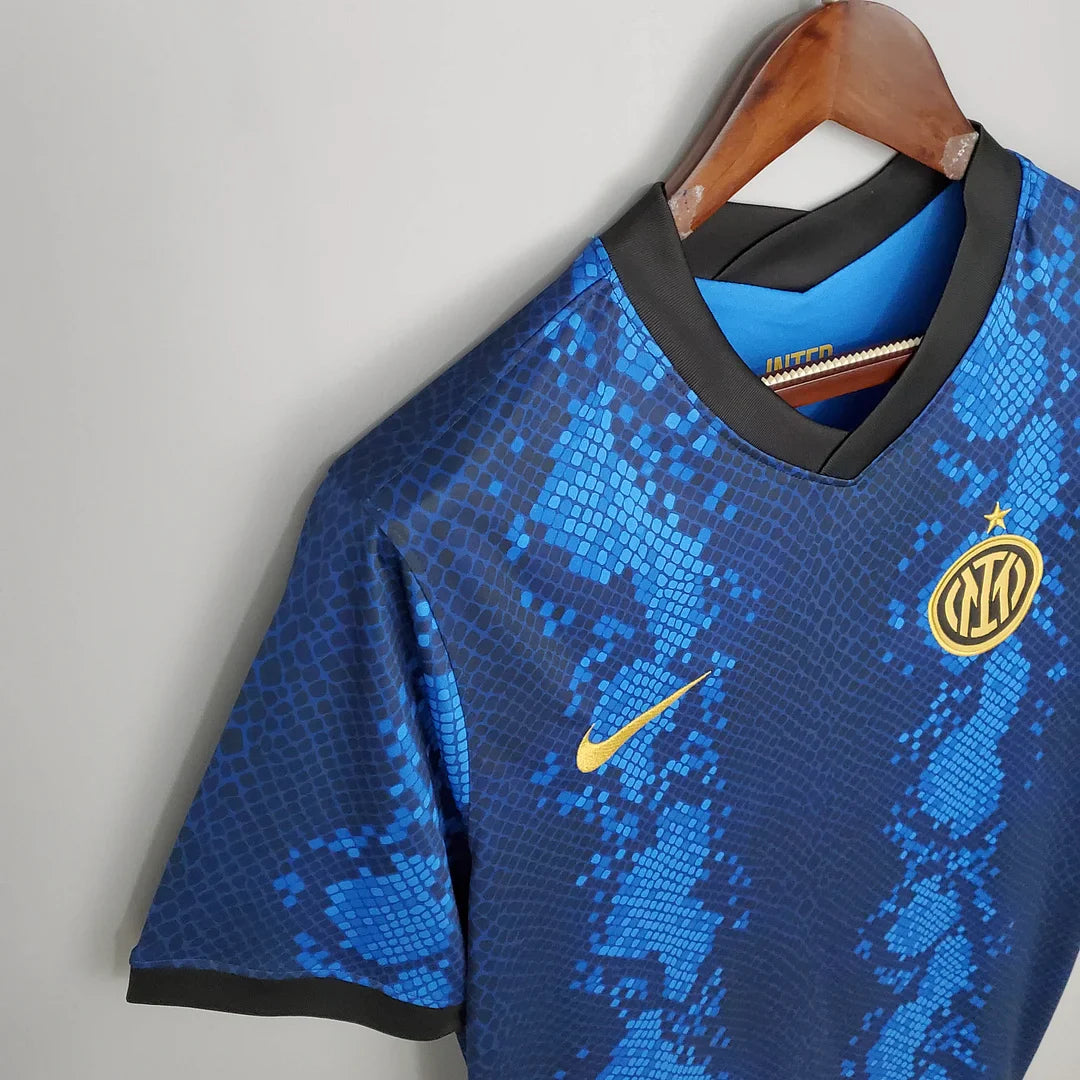 2021/2022 Retro Internazionale Milan Football Shirt