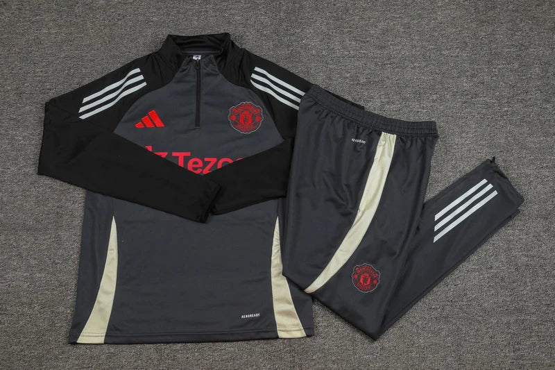 2024/2025 Manchester United Half-Pull Black Tracksuit