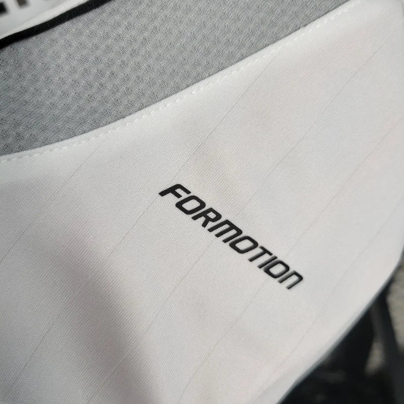 2006/2007 Retro Real Madrid Home Football Shirt