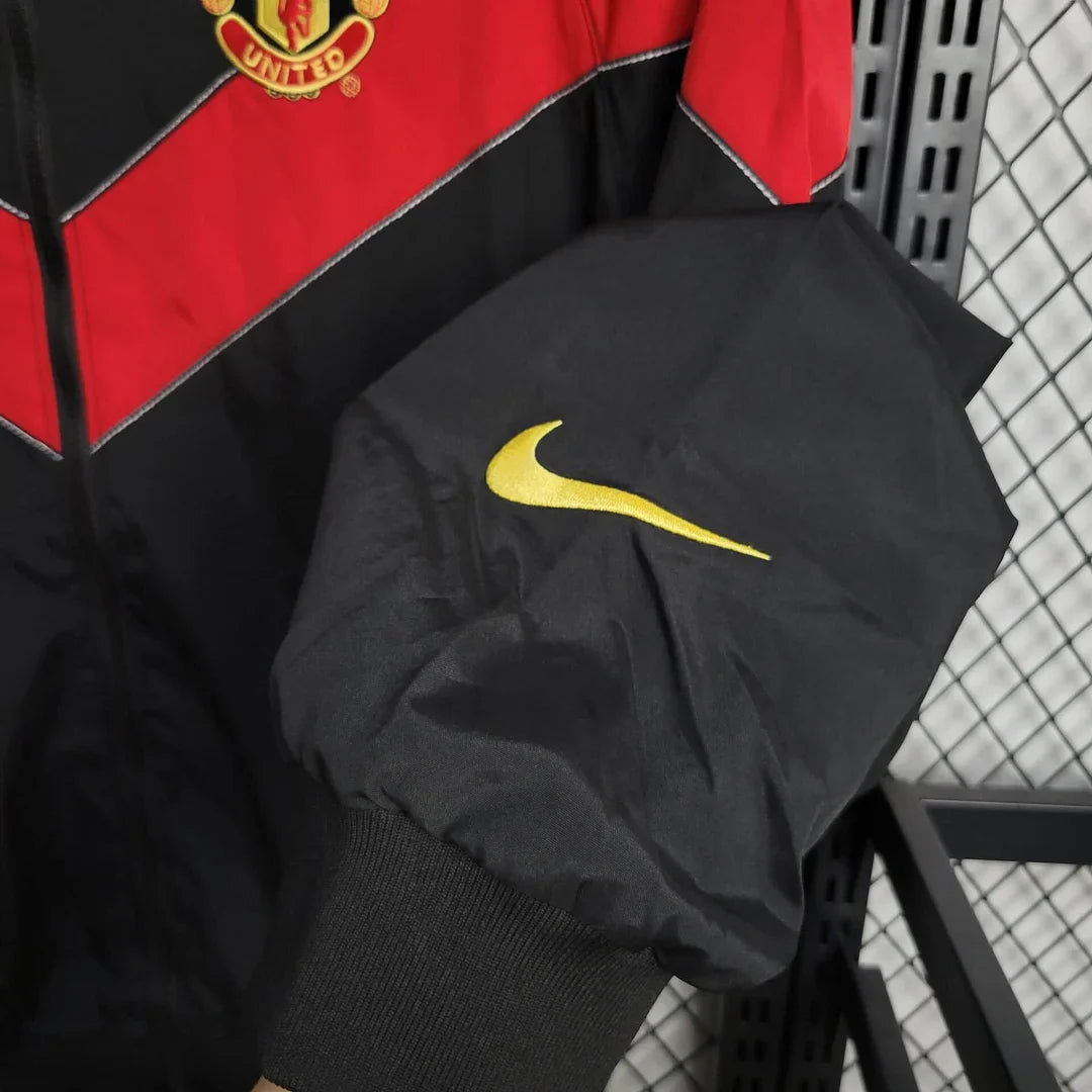 2025/2026 Manchester United Jacket Retro Windbreaker