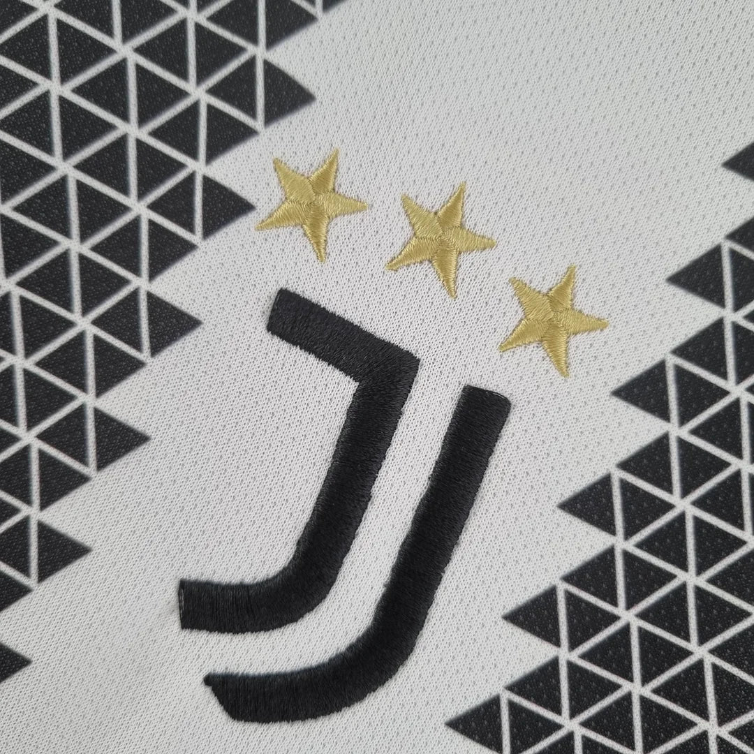 2022/2023 Juventus Home Football Shirt