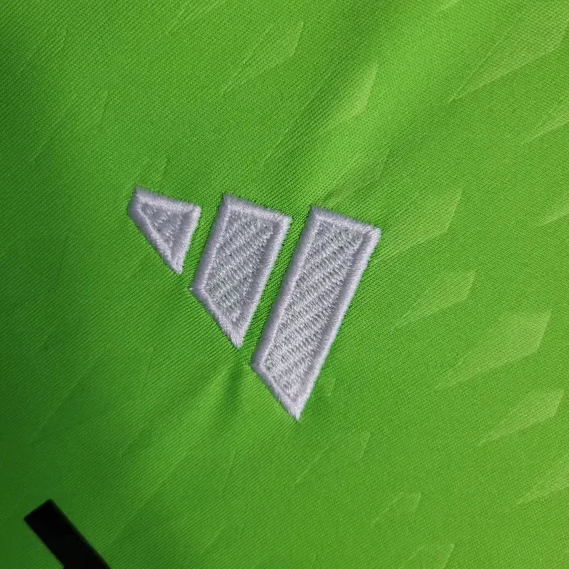 2023/2024 Manchester United Goalkeeper Football Shirt