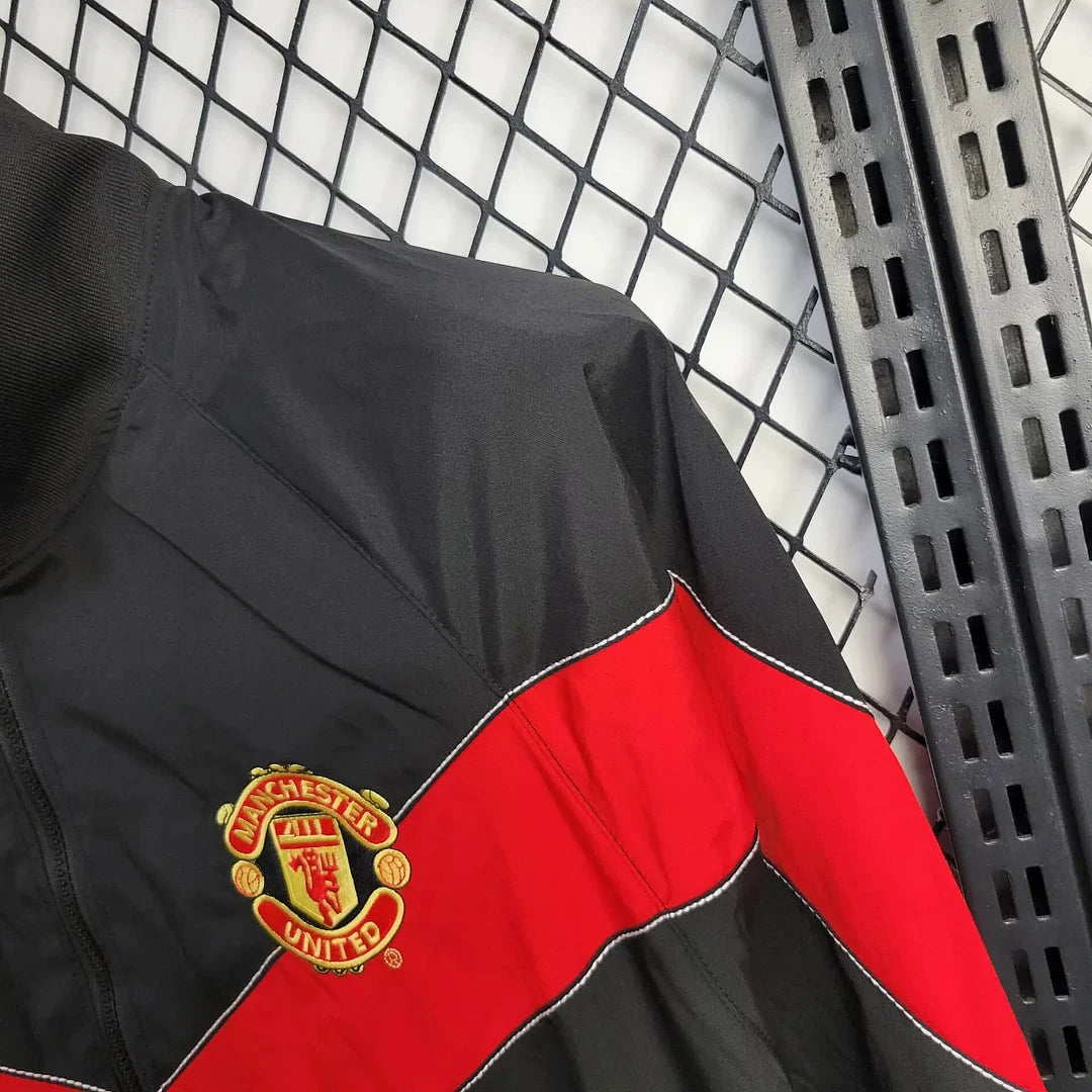 2025/2026 Manchester United Jacket Retro Windbreaker