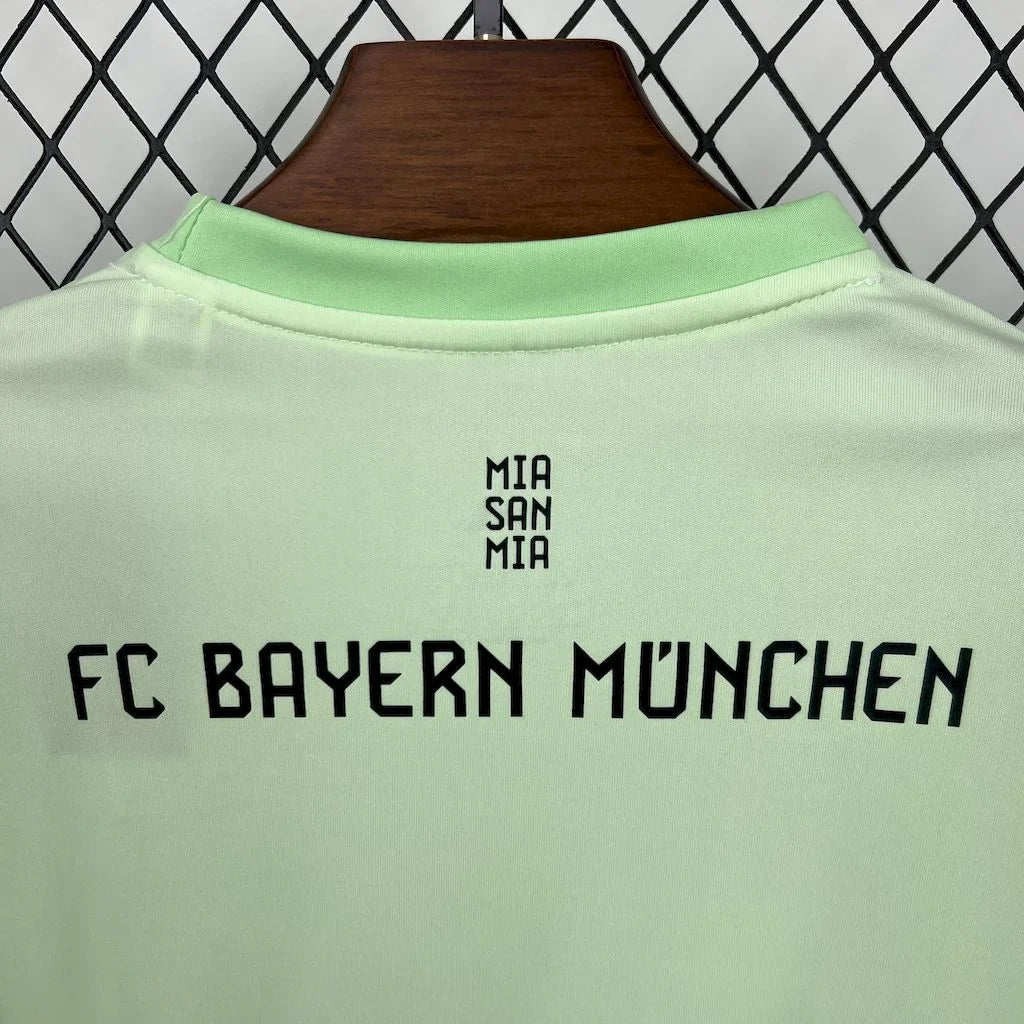2025/2026 Bayern Munchen Goalkeeper Football Shirt Kids Size