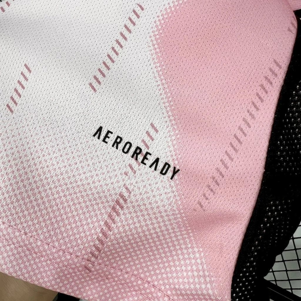 2025/2026 Real Madrid Special Edition Pink Football Shirt