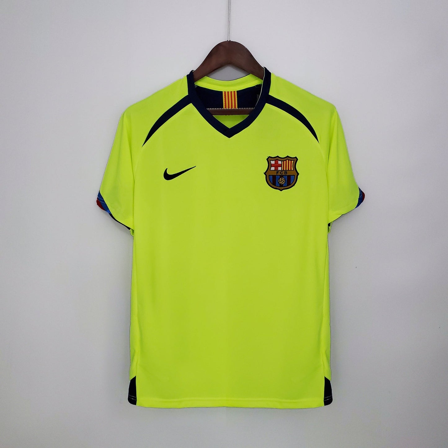 2005/2006 Retro Barcelona Away Football Shirt