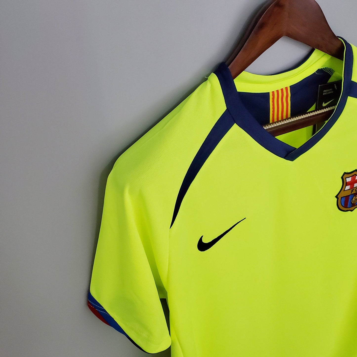 2005/2006 Retro Barcelona Away Football Shirt