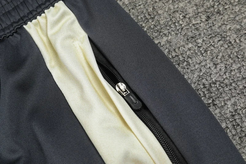 2024/2025 Manchester United Half-Pull Black Tracksuit